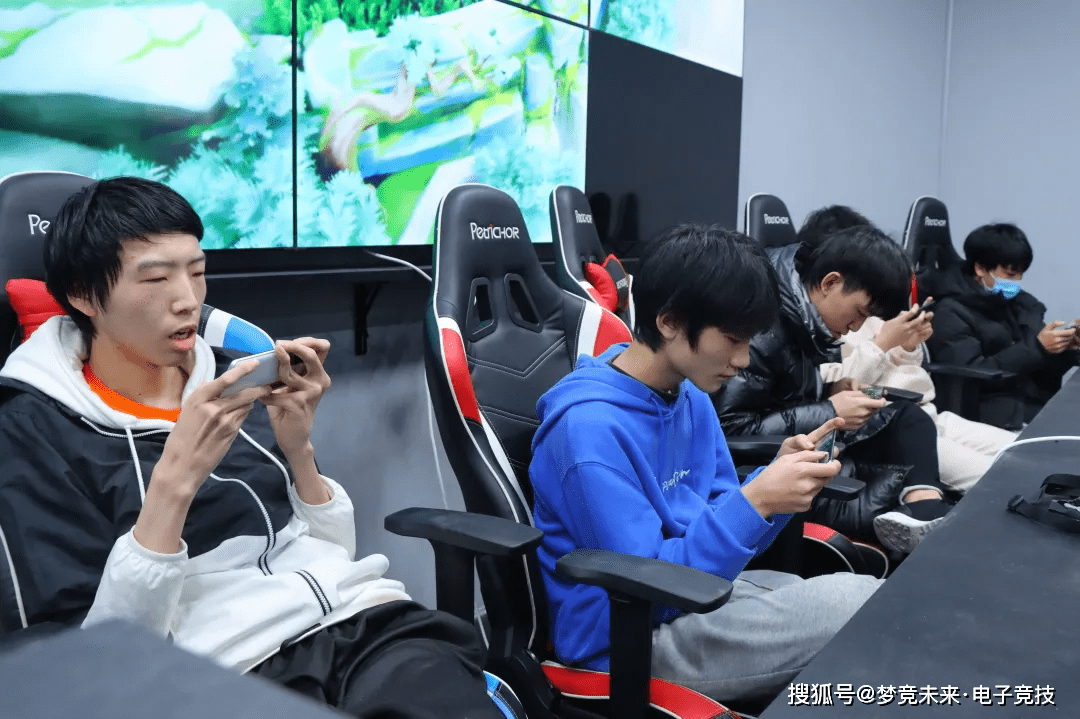 包含电竞比赛中的心理素质:冷静应对,稳定发挥的词条 包含电竞比赛中的心理素质:冷静应对,稳定发挥的词条