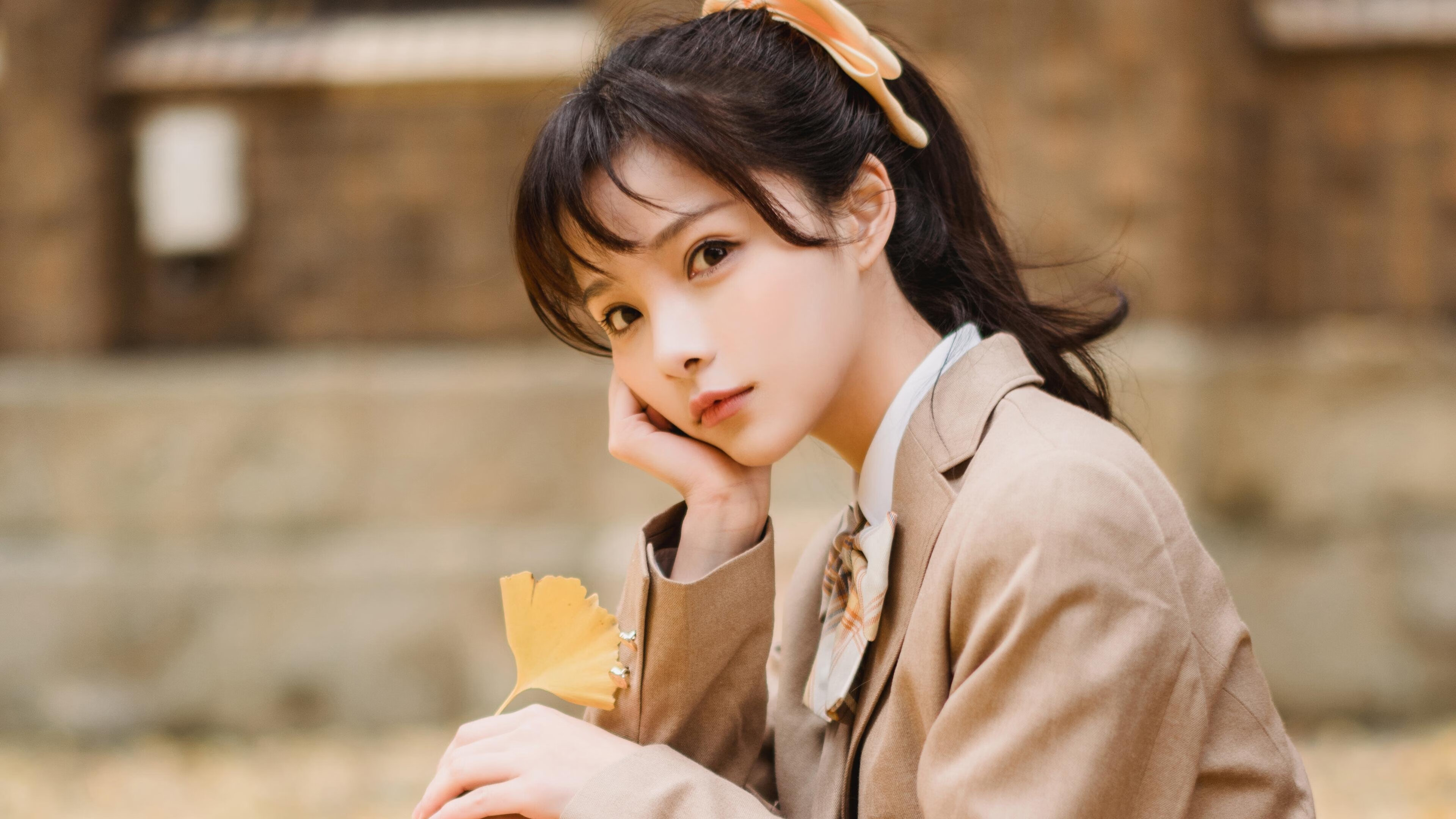 米兰官网-费城76人恩比德连续多场拿下“30+”，引领东部争冠！，76人城市版球衣恩比德