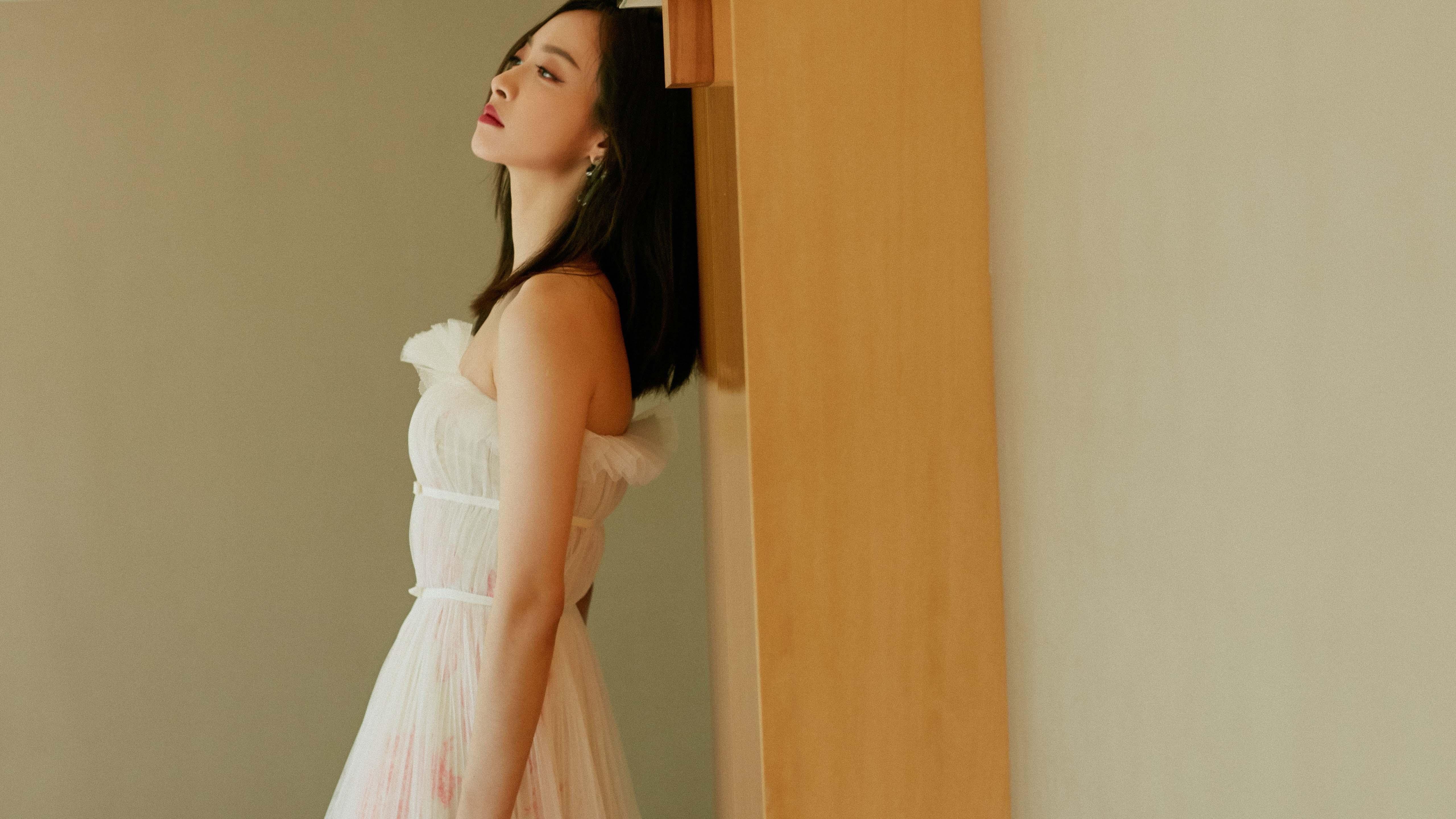 青年才俊的热血逆袭:从菜鸟到明星的成长历程