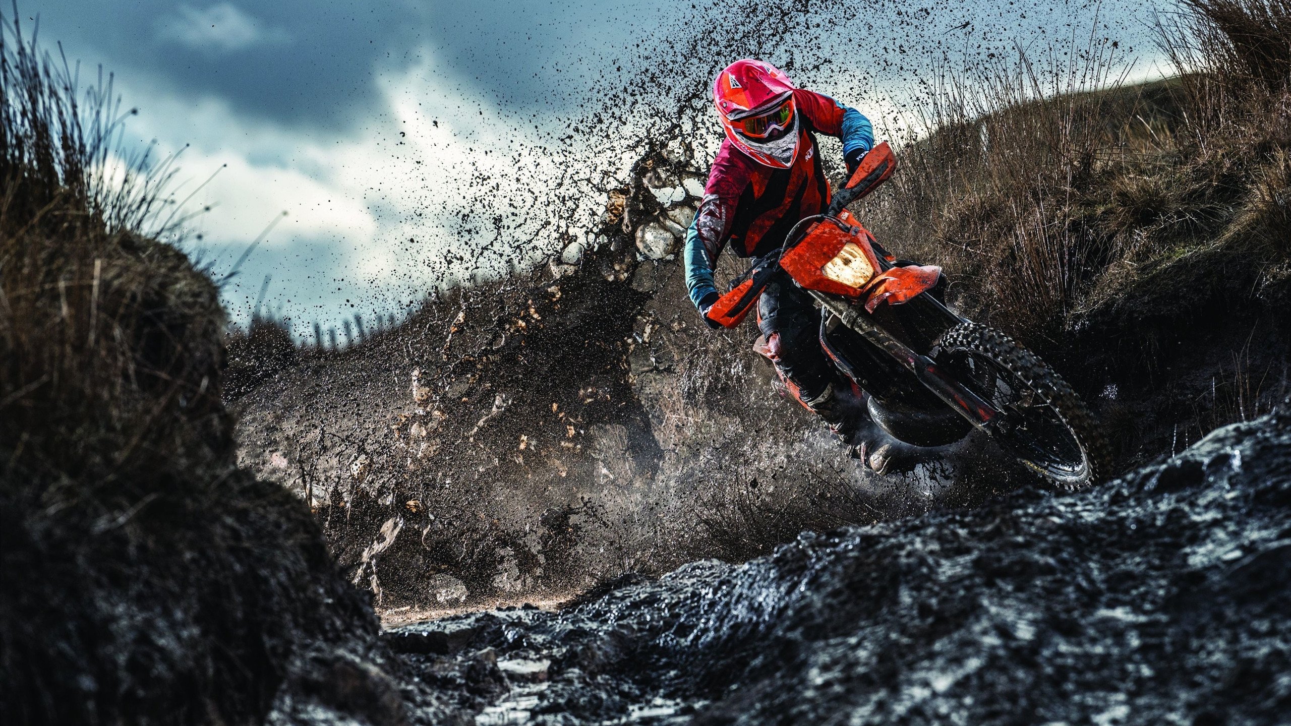 米兰体育网址-摩托车大奖赛：速度与激情的完美结合，摩托车比赛视频 震撼全场跑车